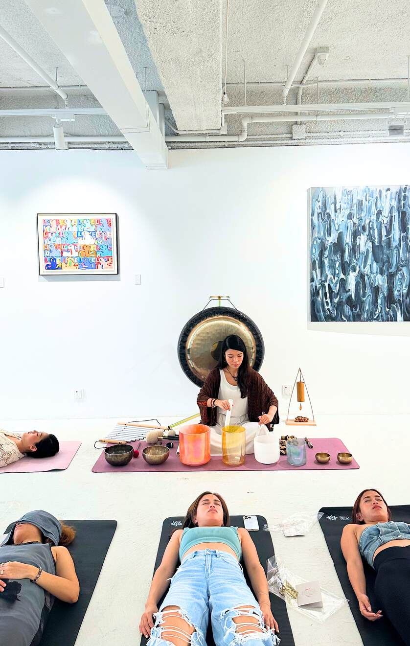 Sound bath in a gallery